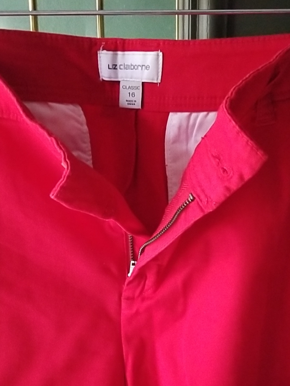 Liz Claiborne Women's Red Chino Shorts - Classic Casual Style - Picture 3 of 6